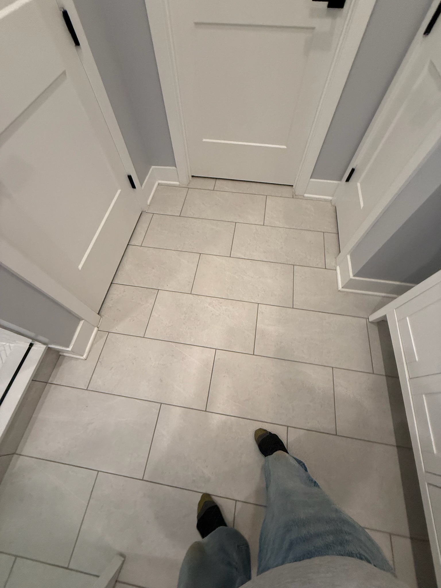 Bathroom Herringbone - Photo 5