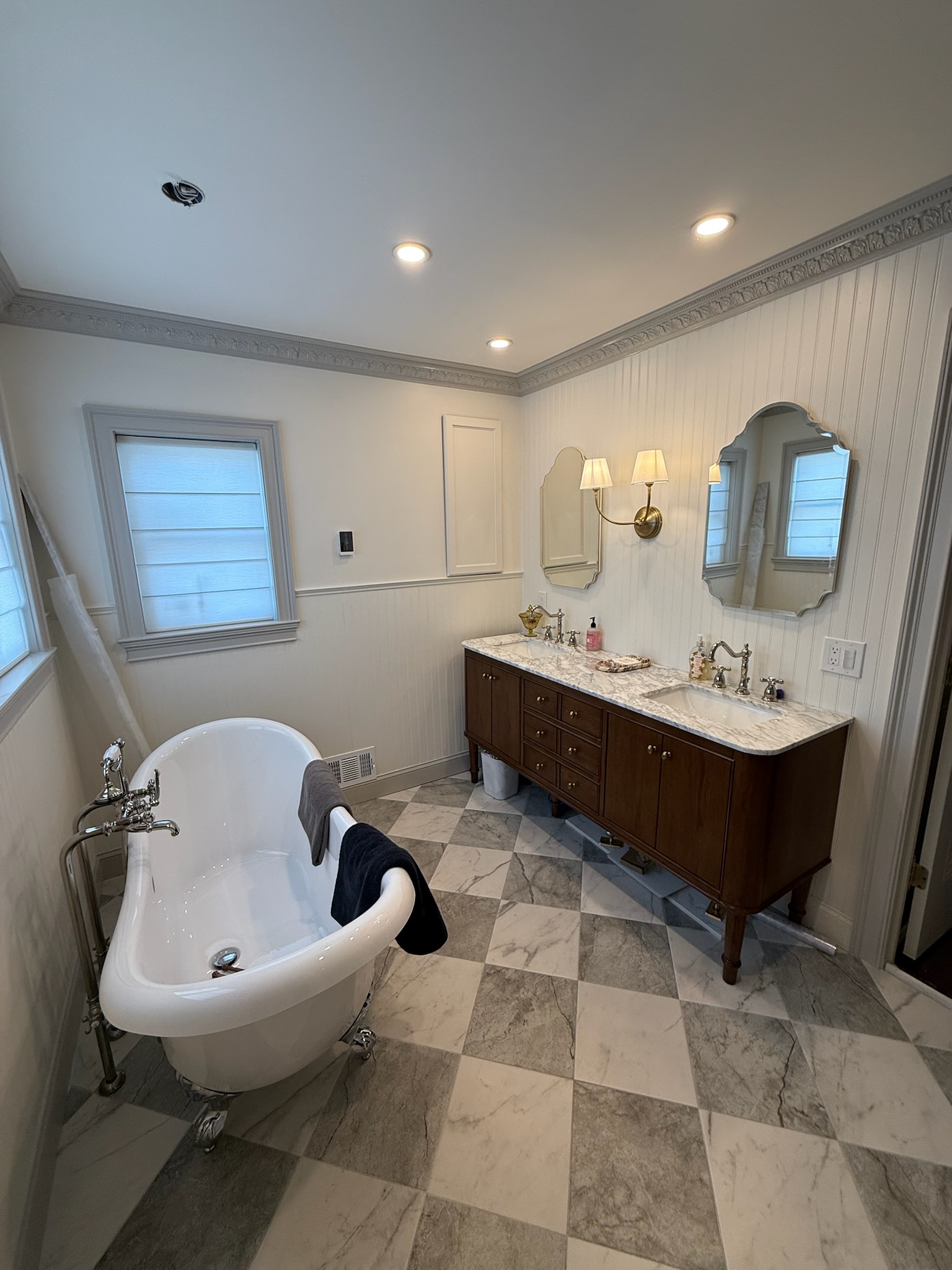 Bathroom Marble Walkin - Photo 21