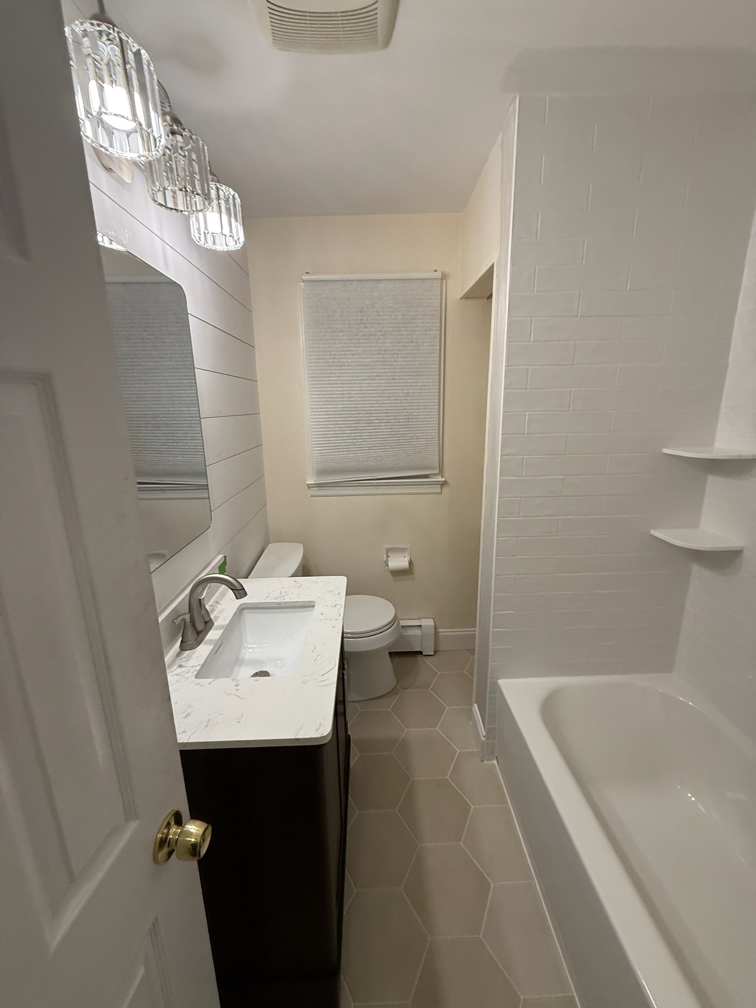 Bathroom Marble Walkin - Photo 42