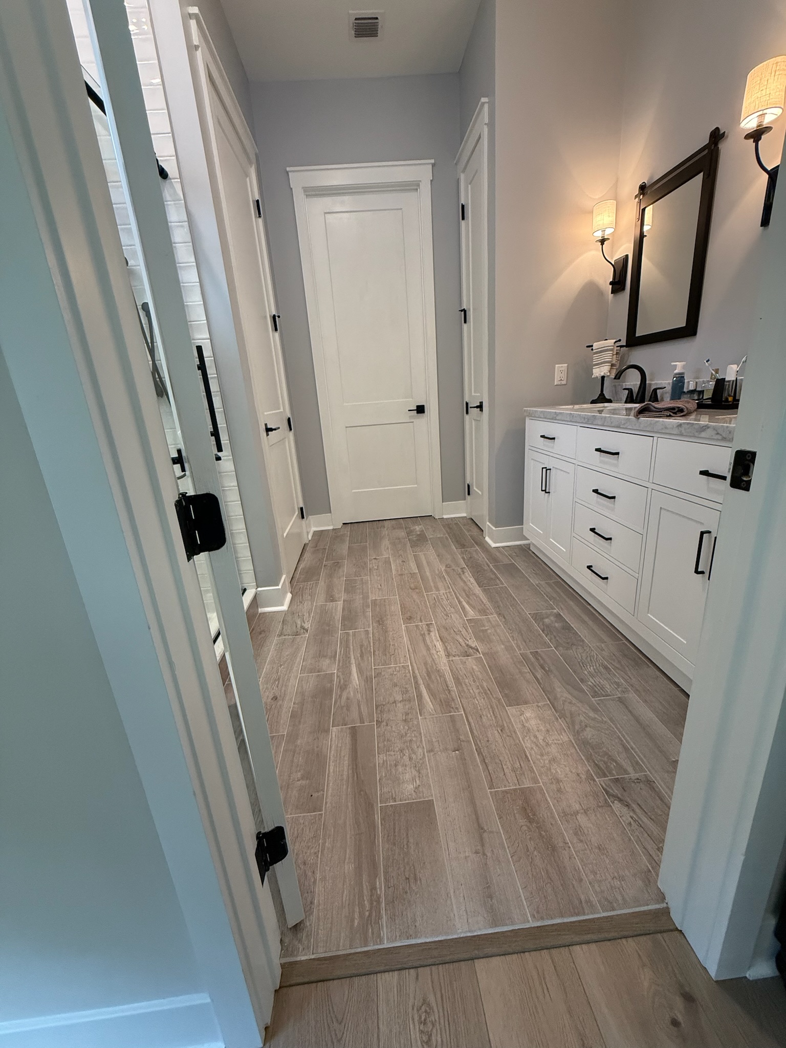 Bathroom Modern Woodfloor
