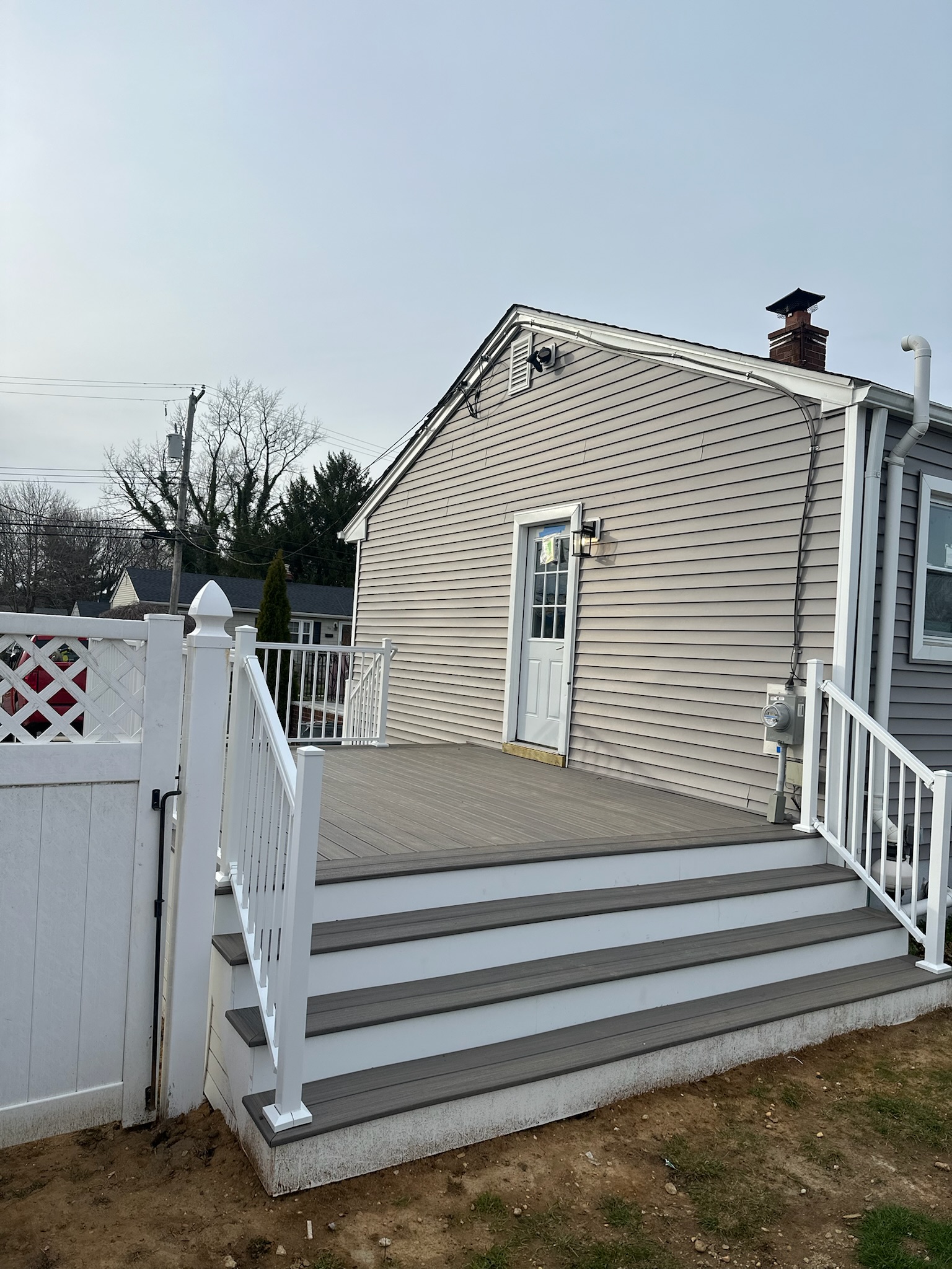 Deck Gray Modern - Photo 2