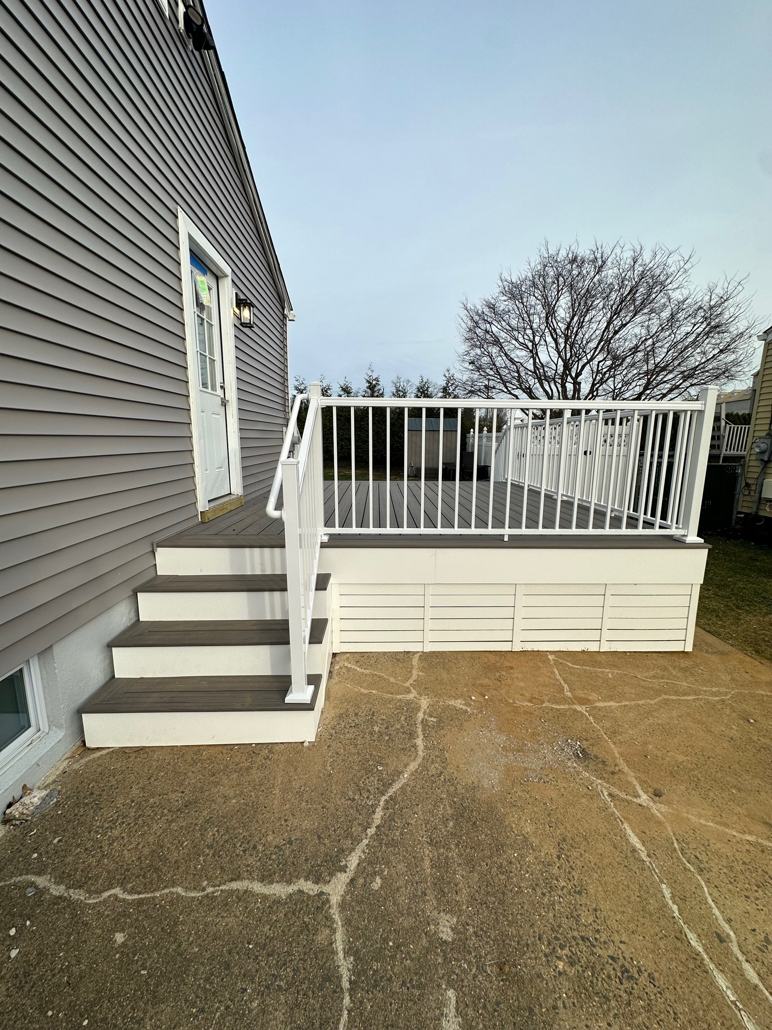 Deck Gray Modern - Photo 9