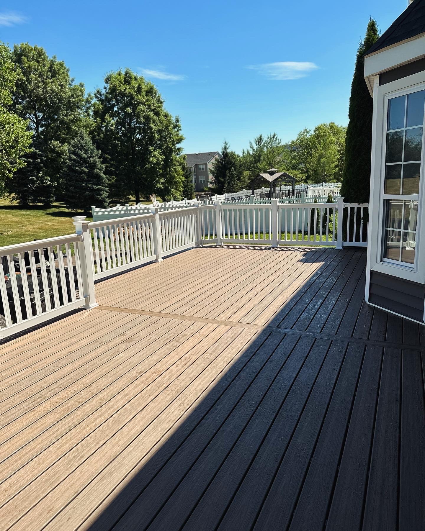 Deck Twostory Modern - Photo 7