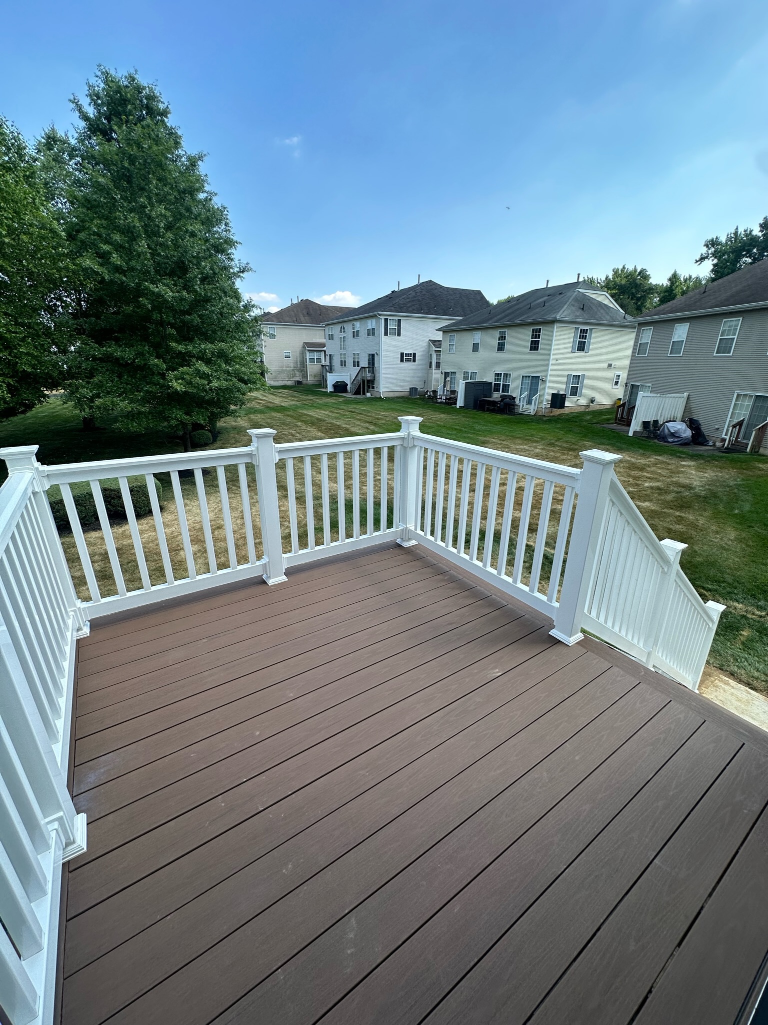 Deck Twostory Modern - Photo 8