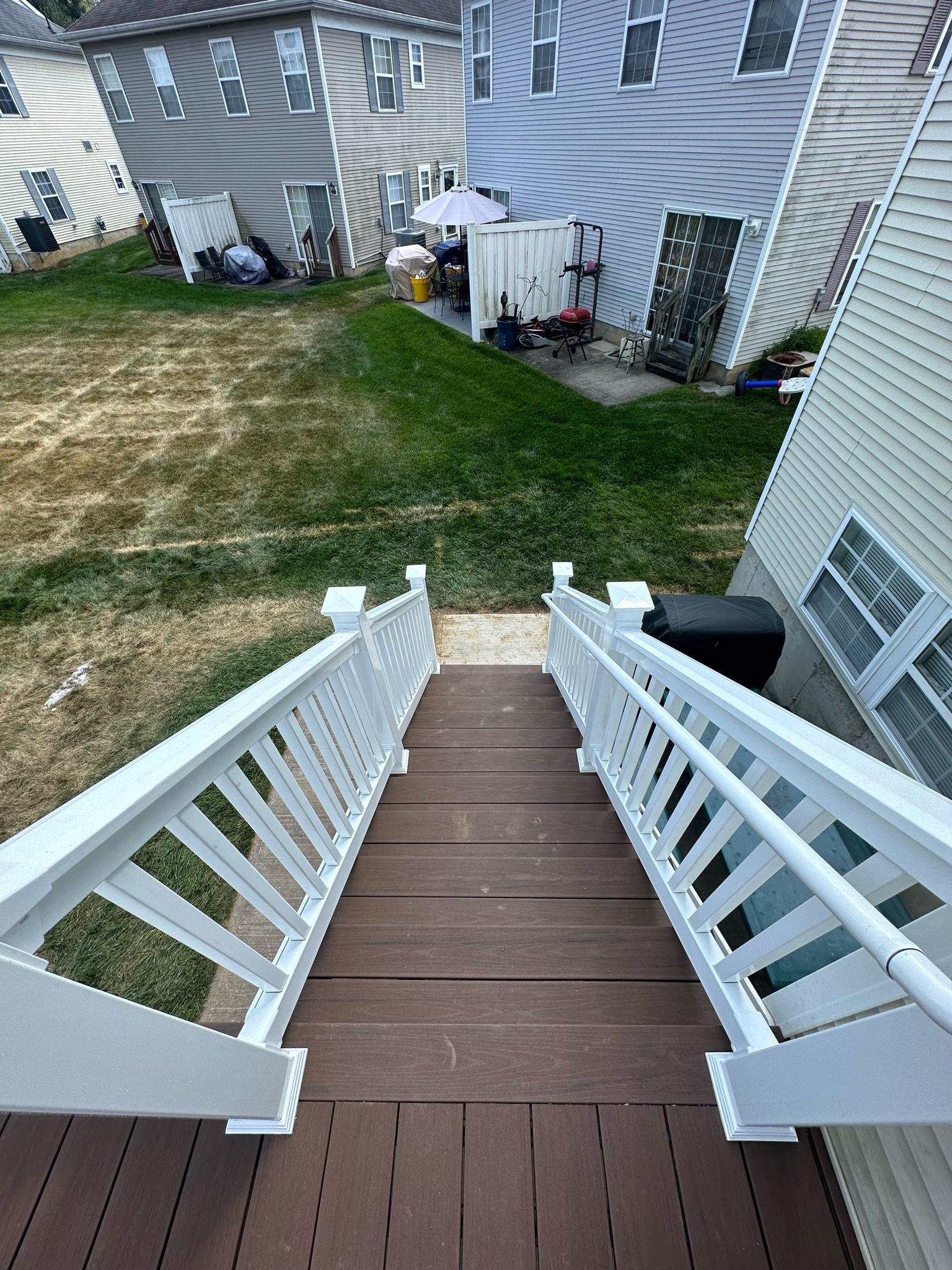 Deck Twostory Modern - Photo 10