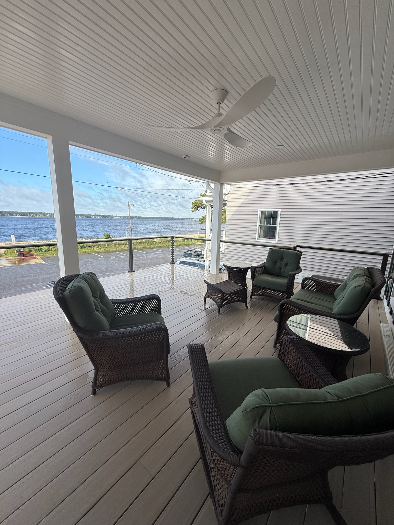 Deck Waterfront Luxuryporch - Photo 12