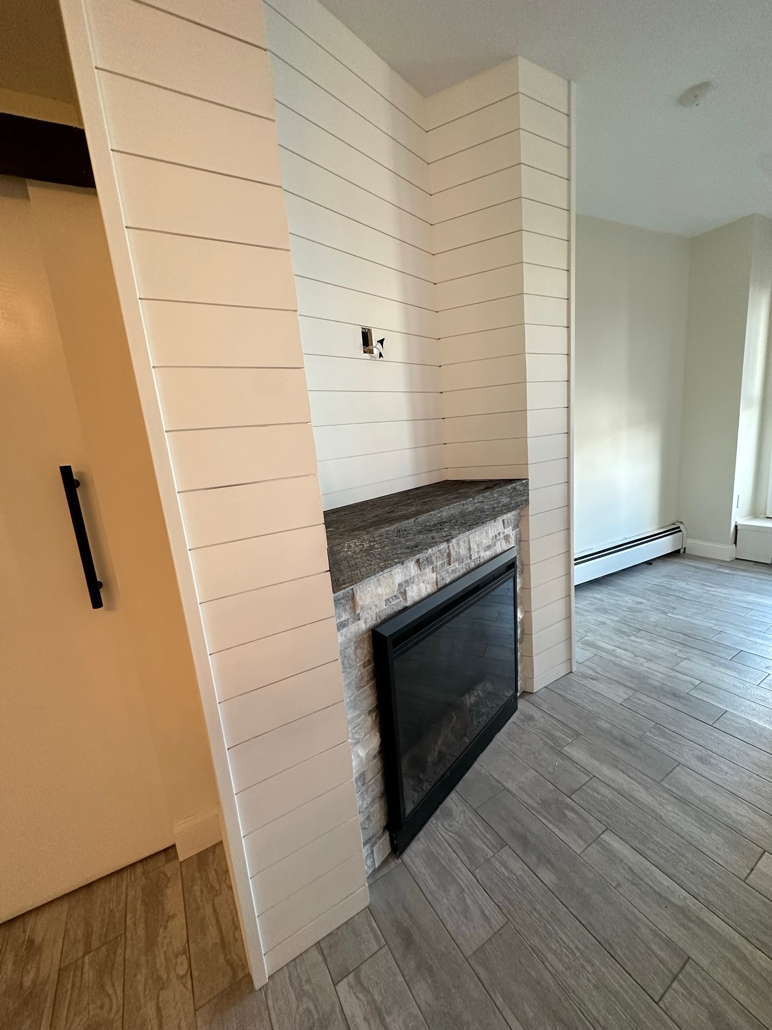 Interior Flooring Fireplace - Photo 15