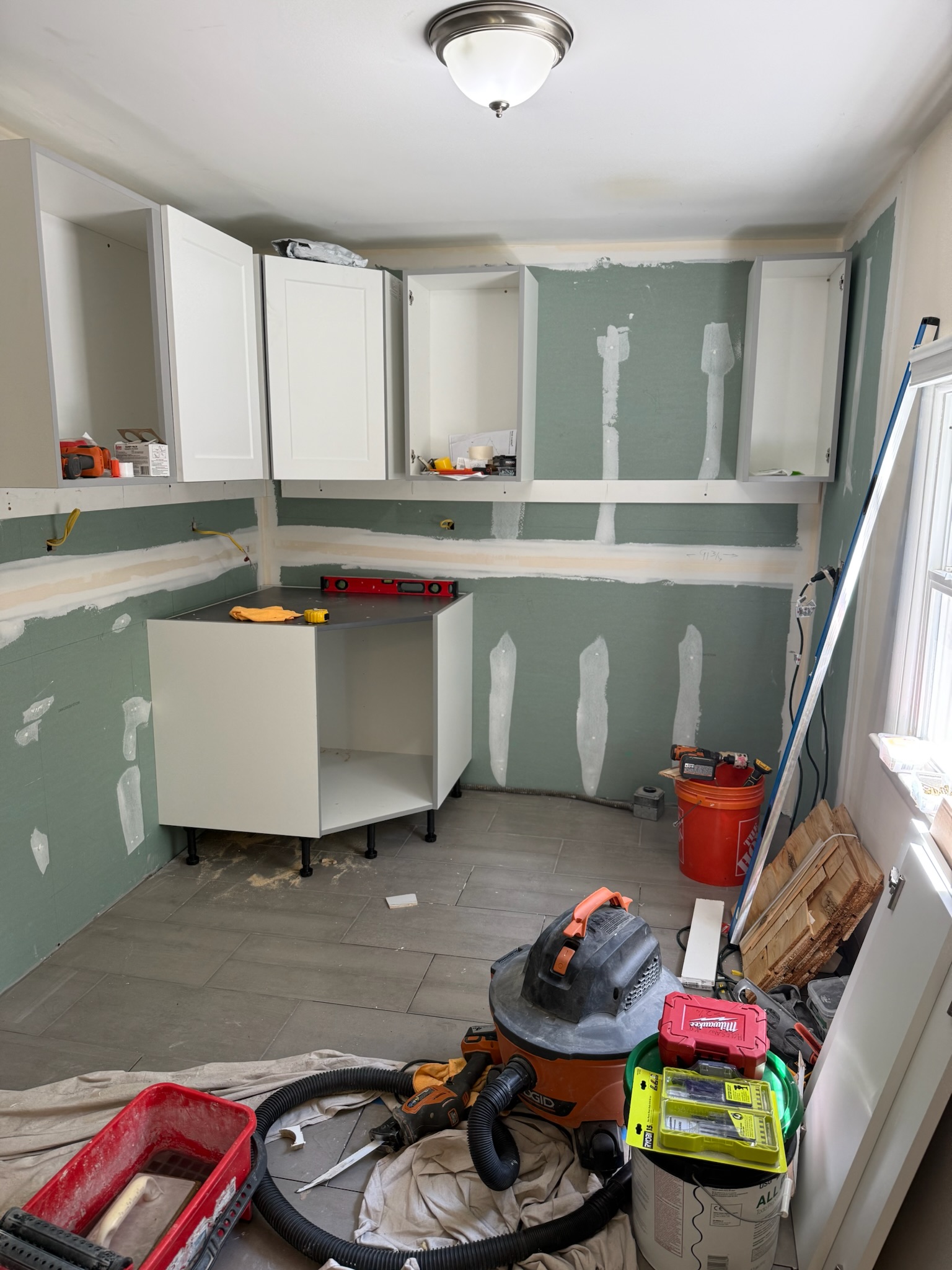 Kitchen Whitecabinets Island - Photo 18